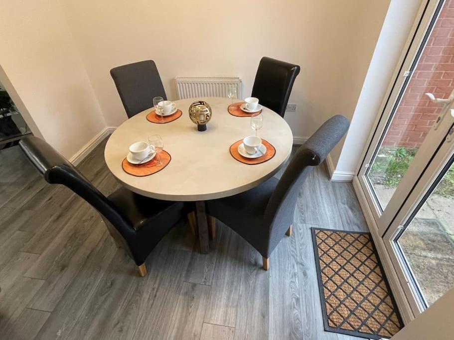 Plantsbrook Place - Luxury 4 Bed House + Parking Villa Birmingham Eksteriør bilde